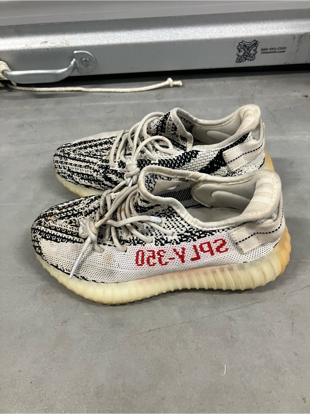 Adidas Yeezy Boost 350 V2 Zebra Sneakers